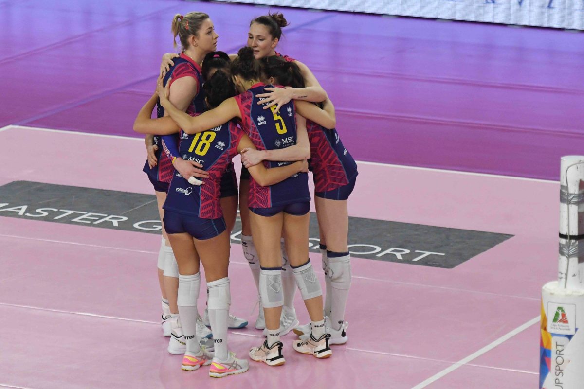 VOLLEY FEMMINILE SERIE A1- Igor Gorgonzola Novara-Savino del Bene 3-0 (25-22;25-23;25-22) Scandicci 3-0