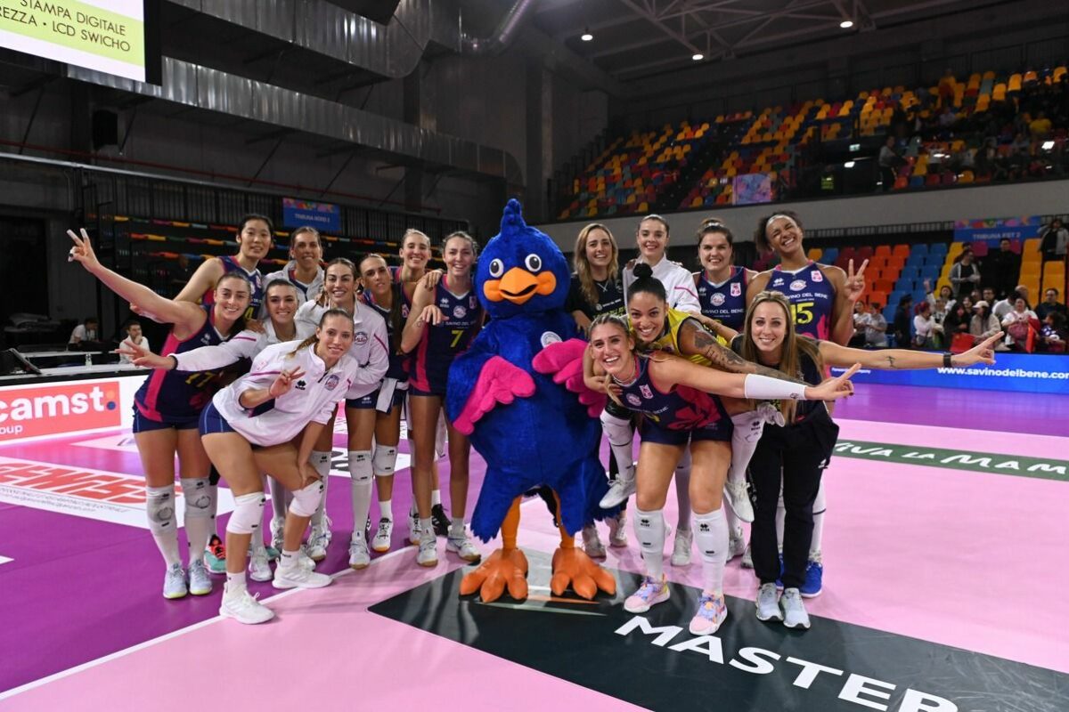 Volley Femminile Serie A1. Savino Del Bene Volley – Trasportipesanti Casalmaggiore 3-0 (28-26, 25-23, 25-20)