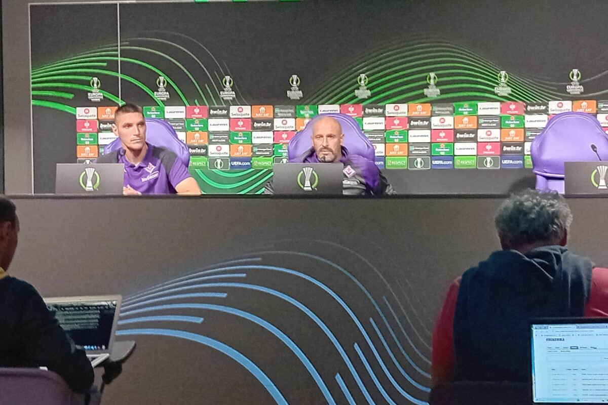 <span class="hot">Live <i class="fa fa-bolt"></i></span> CALCIO- Viola Media Day Uefa al Viola Park