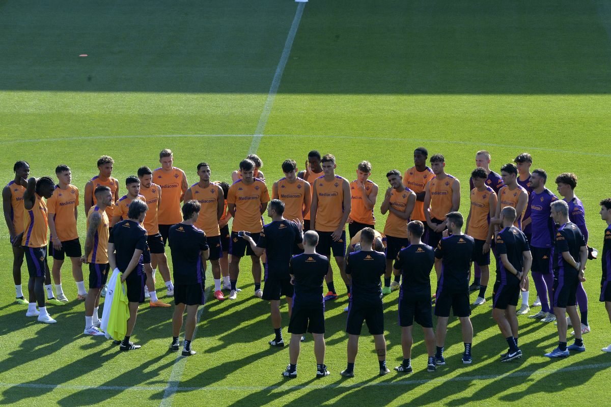 CALCIO- Primo allenamento a porte aperte per la nuova Fiorentina.