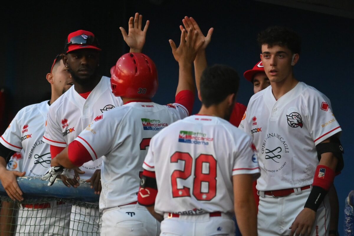 Baseball: Ultimo turno del Girone A”Elite”vinto dal ParmaClima; il derby grossetano New Energy-Big Mat Bsc Grosseto 1-7/ 5-8 /2-4; Bsc Grosseto in Poule Scudetto; il Bbc in Poule salvezza !! Parte l’avventura dell’Harlem Week 2024; L’Europeo Under 18; l’Europeo Under12