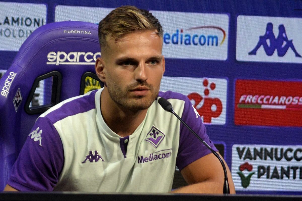 <span class="hot">Live <i class="fa fa-bolt"></i></span> CALCIO- Fiorentina, la presentazione di Marin Pongracic