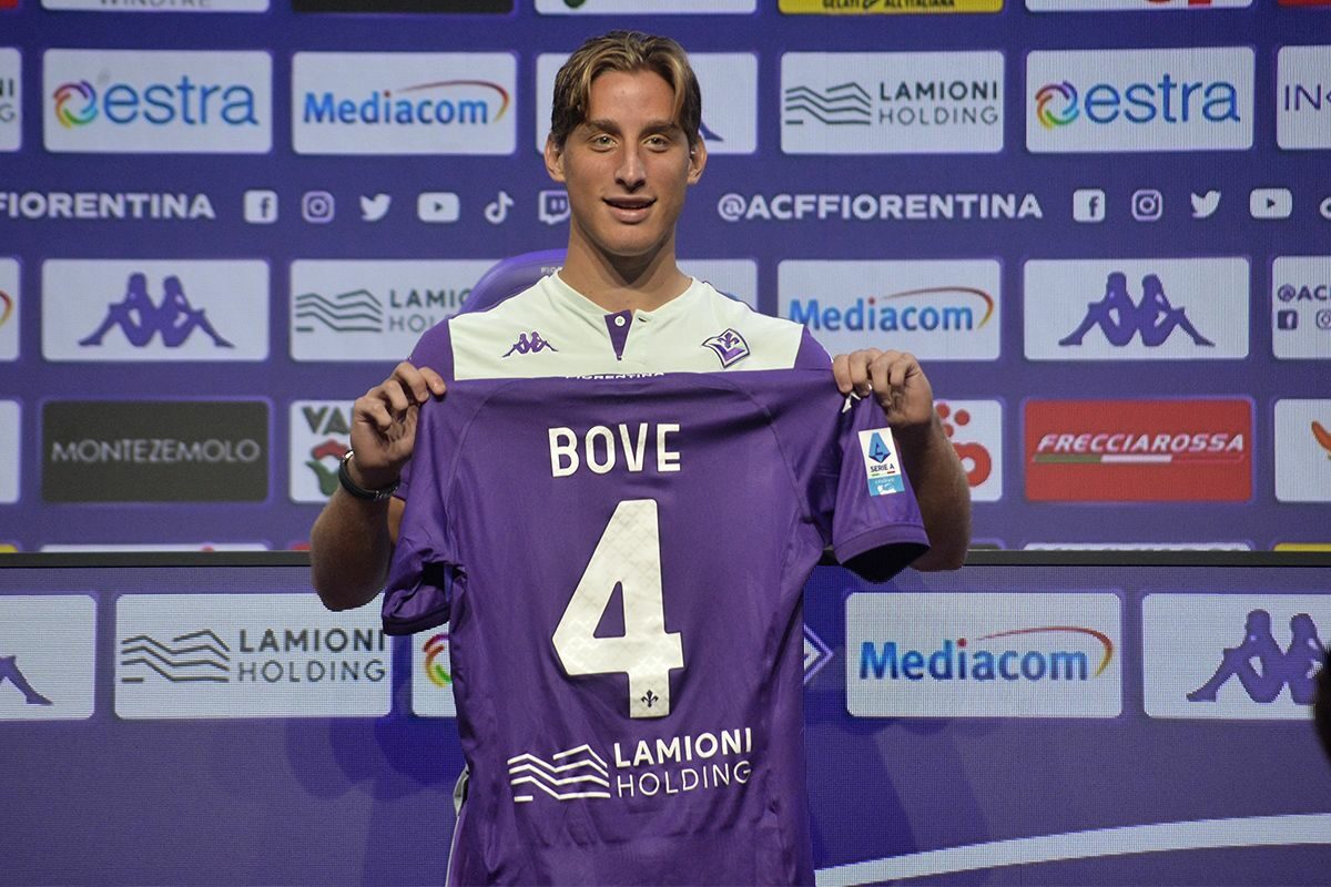 CALCIO Fiorentina-La Conferenza Stampa di presentazione di Edoardo Bove