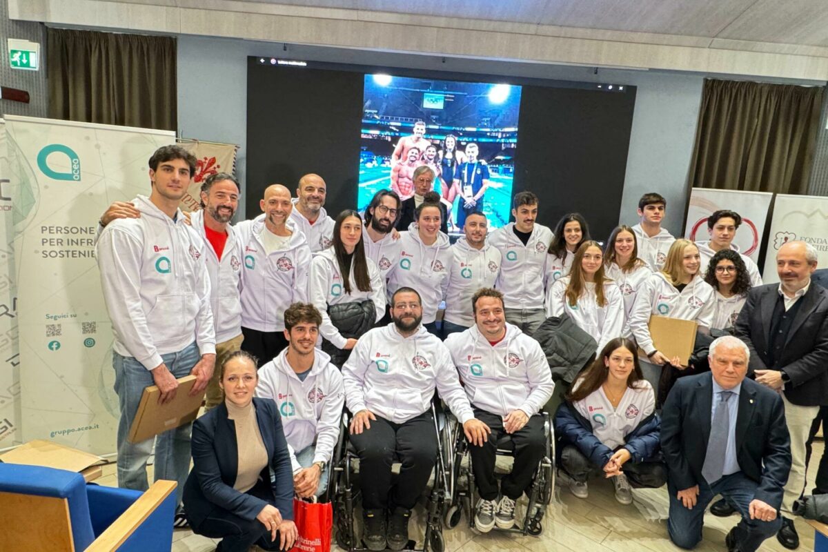 Nuoto/Pallanuoto: Gli atleti della Rari Nantes Florentia premiati nella prestigiosa “location” dell’ Aula Magna di Coverciano